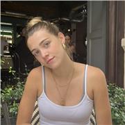 Estudiante de periodismo un la UAB. Canguro, monitora de campamntos... Muy paciente, responsable y con muchas ganas de enseñar!